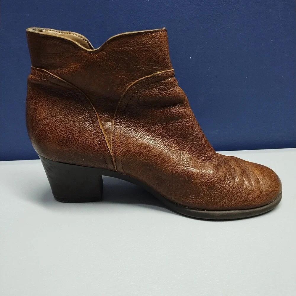 Acrobatic Ankle Boots Womens Sz‎ 7M Brown Leather Round Toe Block Heels Side Zip
